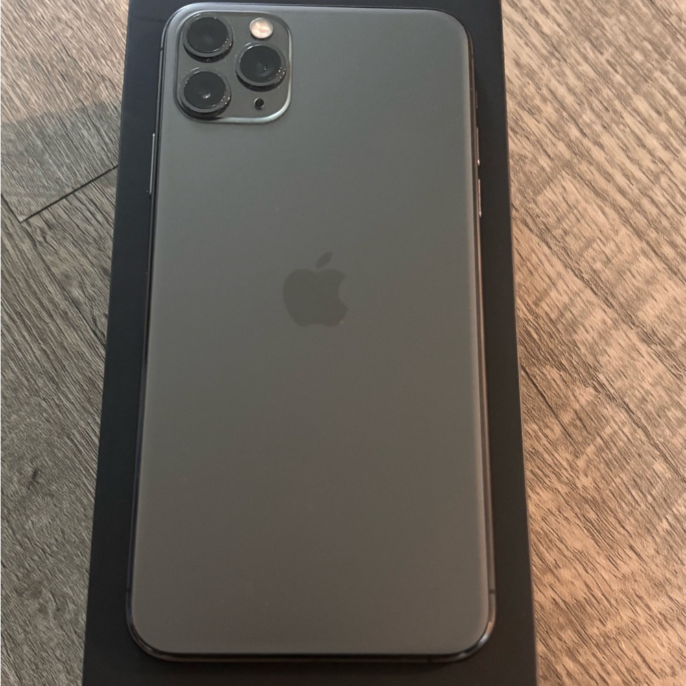 Apple iPhone 11 Pro Max- Space Gray